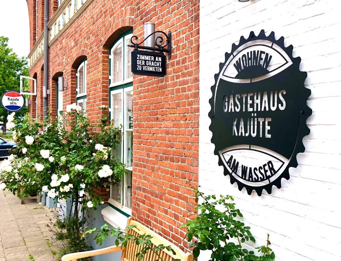 Gaestehaus Kajuete Direkt Am Wasser Friedrichstadt Exterior foto